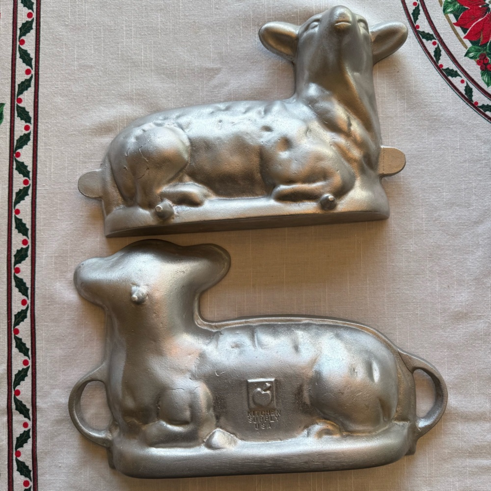 Vintage kitchen supply USA lamb mold
